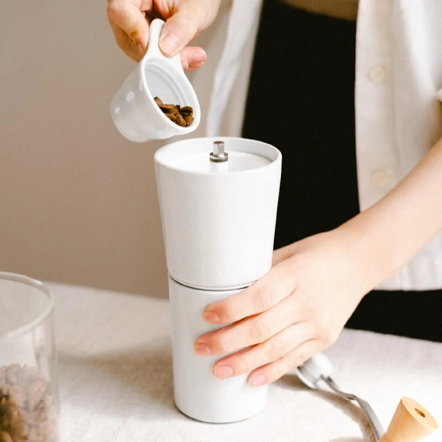 Hario Aritayaki Porcelain Coffee Grinder - Image 2
