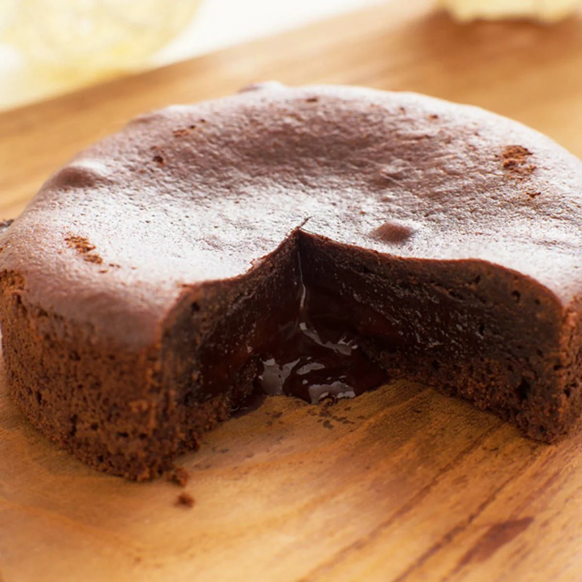 Kagetsudo Melty Fondant Chocolate Cake (1 Piece) - Image 2