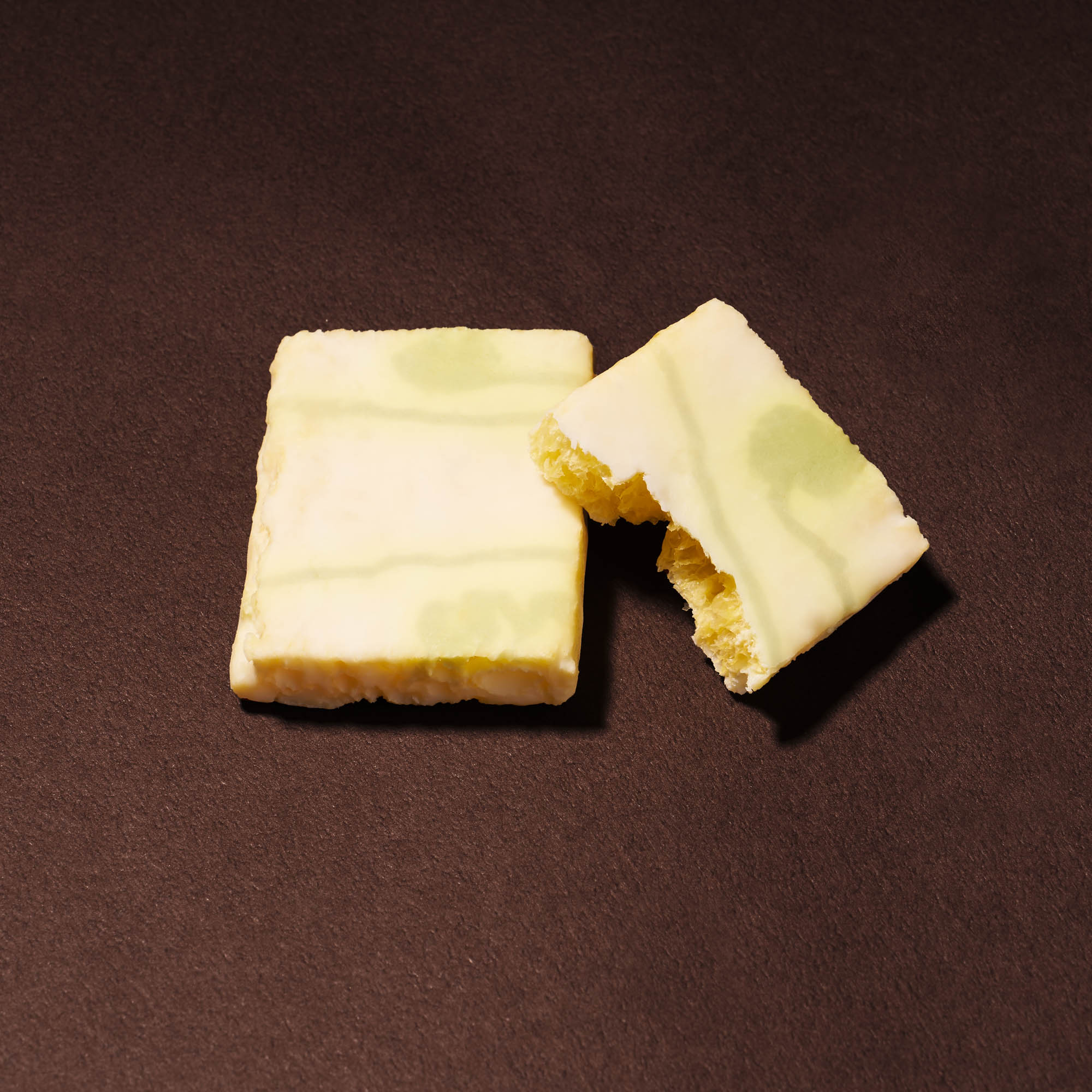 Kororon Momotaro Puff: Muscat Grape (1 Piece) - Image 3